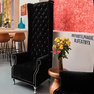 κάντε κράτηση εδώ